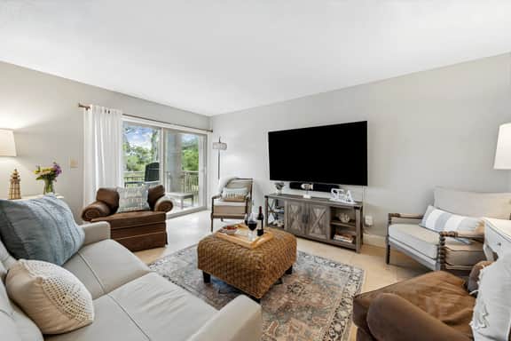 1732 Bluff Villa