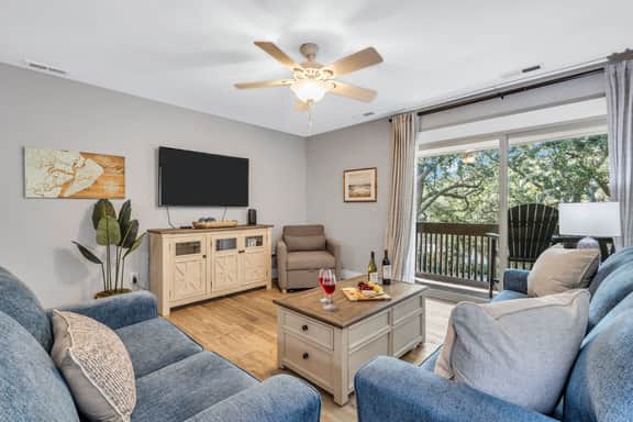 1691 Bluff Villa