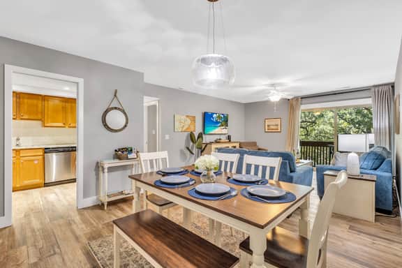 1691 Bluff Villa