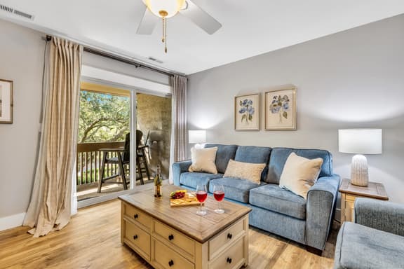 1691 Bluff Villa